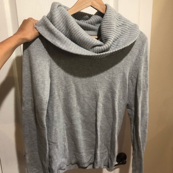 GAP Sweaters - Turtleneck long sleeve sweater